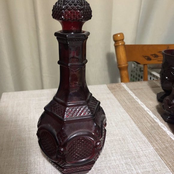 AVON Vintage Cape Cod Decanter, Ruby Red ,1876 Cape Cod Collection, Made in USA, - Picture 1 of 1
